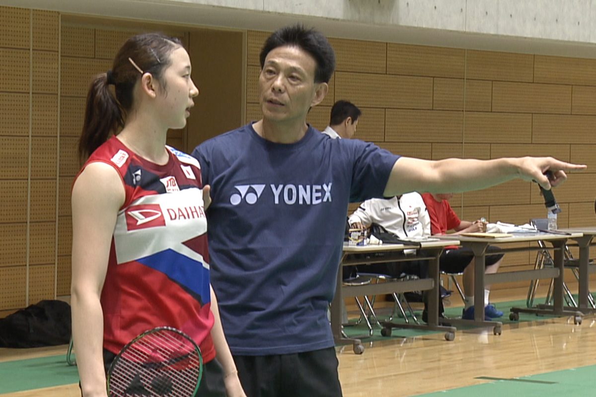 日本バド女子ダブルス躍進の秘密は、中国出身コーチの『二人三脚』術 「自分の体を犠牲にしてまで…」