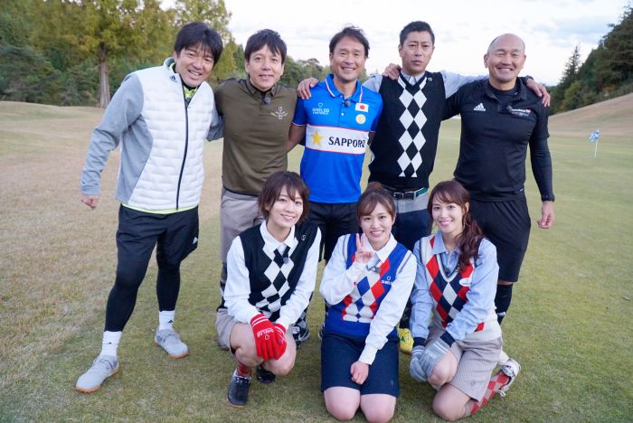 鷲見玲奈、佐藤美希、伊藤かりん、美女3人のフットゴルフウェア姿に「めっちゃ可愛い」「天使」