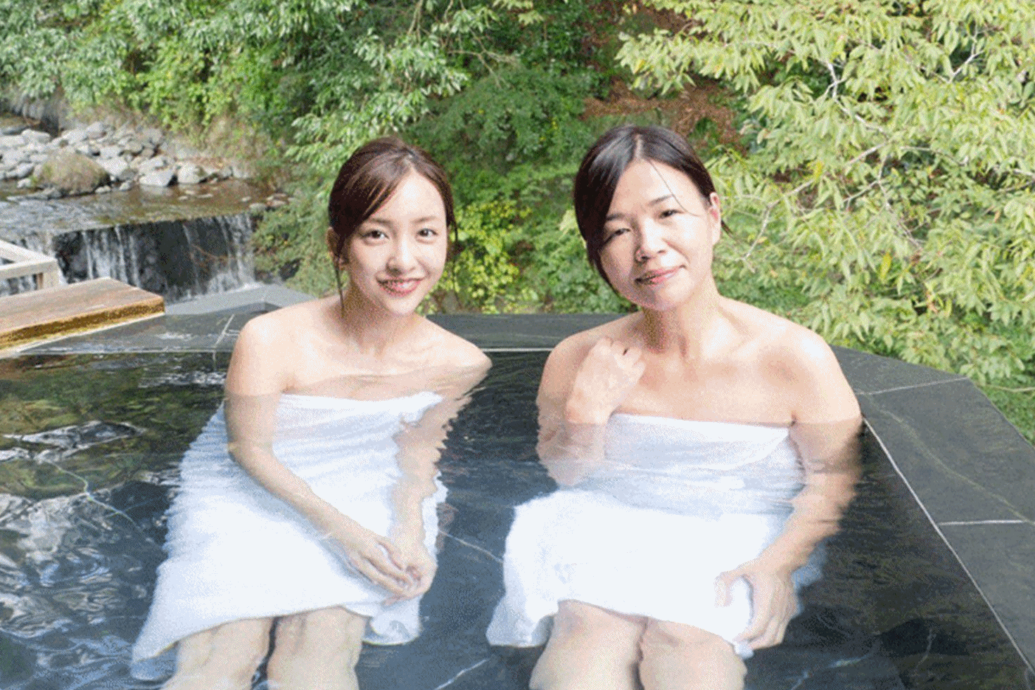 板野友美、大久保佳代子と入浴！プライベートでも訪れた絶景の露天風呂
