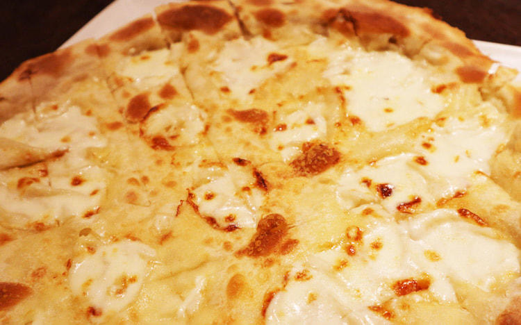 ピザでもパスタでもないイタリア料理！　日本初の専門店で「フォカッチャ・ディ・レッコ」を食べる