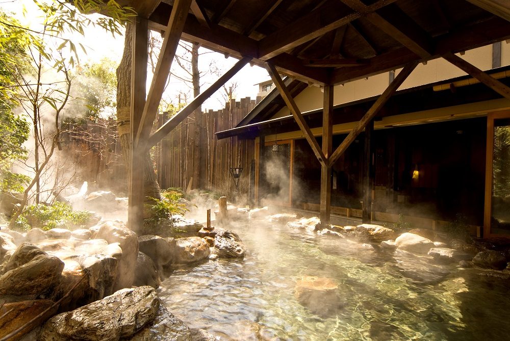 朝から晩まで、館内で「お風呂巡り」が楽しめる！“癒やされ女子旅”にぴったりな箱根の湯宿