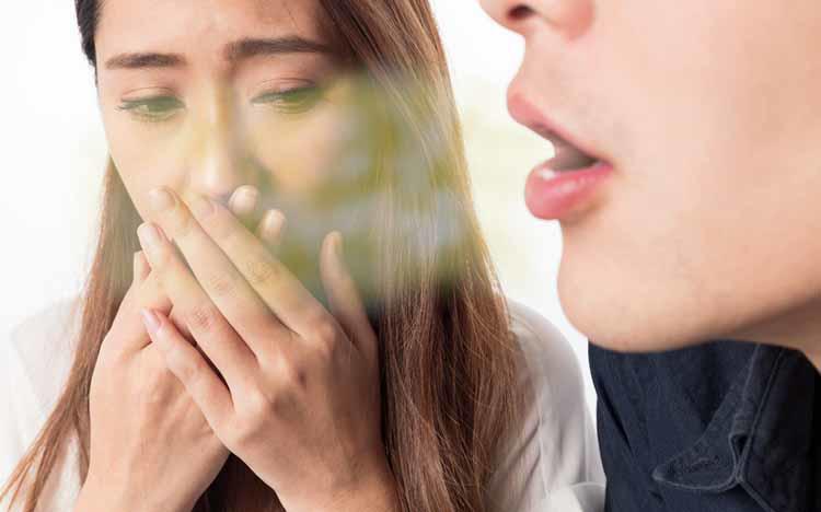 日本人の口臭は世界的にも悪評が高い！　スメハラを防ぐお口のケア