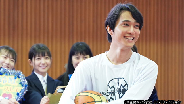 佐藤寛太演じる天野玲欧は男子バスケットボール部のエース