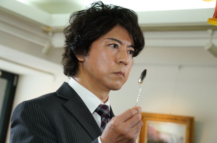 『遺留捜査』新シーズン開幕！毒殺された関西財界の大物、糸村（上川隆也）は現場から1本のスプーンを発見し…