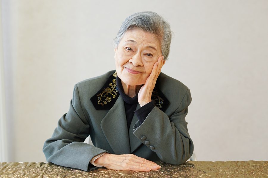 大方斐紗子82歳、数多くの舞台経験。外国人の演出家は「日本では考えられないくらい厳しい」