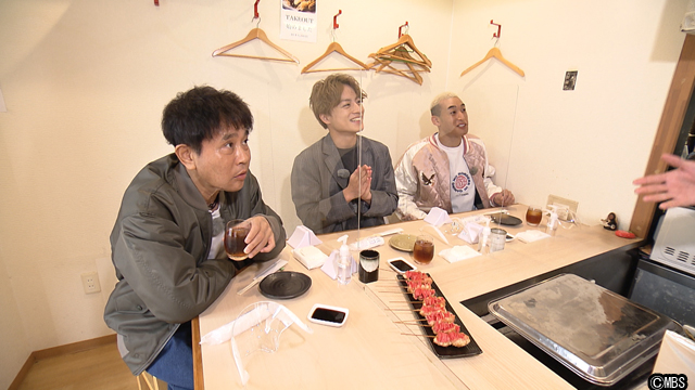 東京では滅多に食べられない“赤い串”に大喜び！