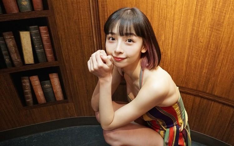 華村あすか大胆写真集の裏で抱いていたコンプレックス…高校時代の意外な過去も激白